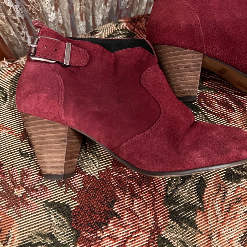 📌Final Price📌 Cute Chelsea Crew Suede Booties - Picture 2 of 6